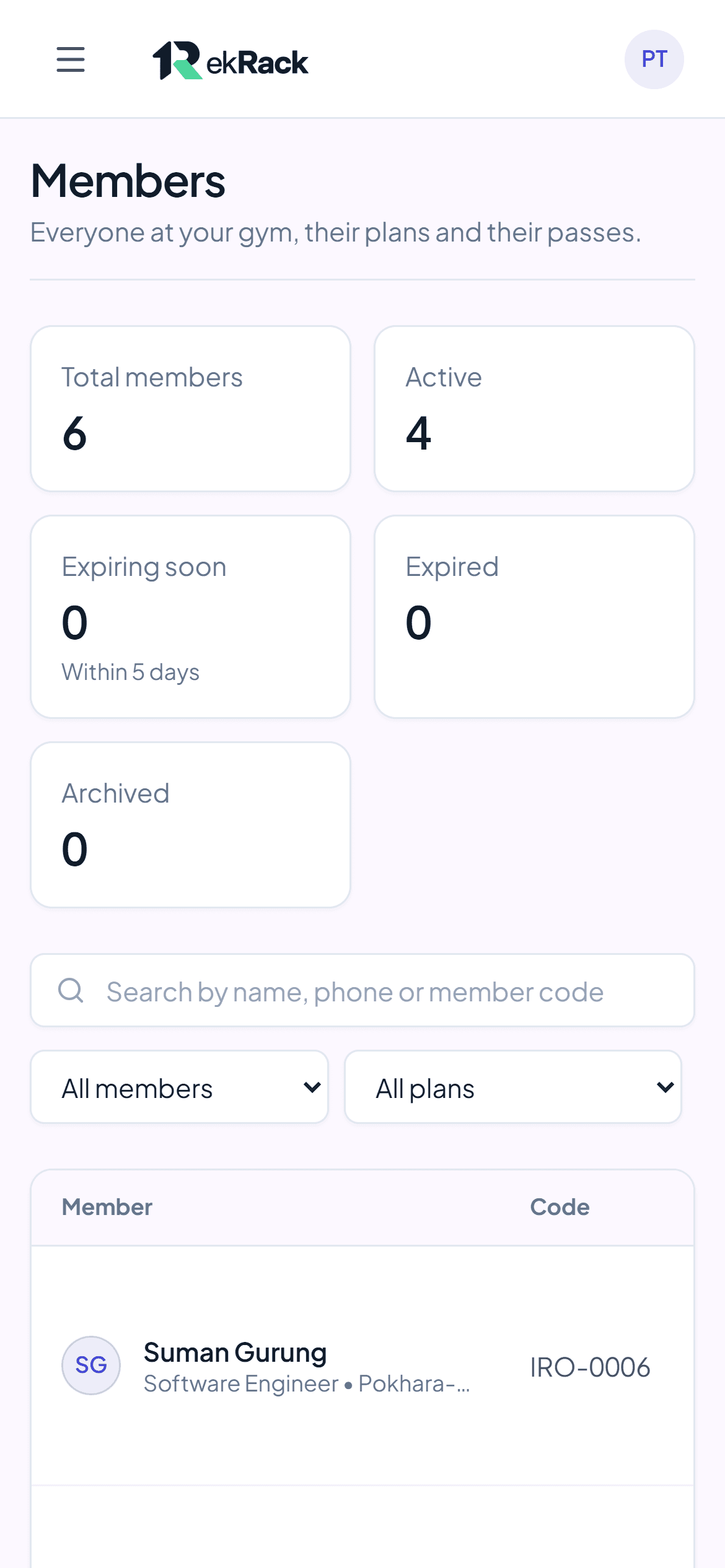 Members list on a phone with active, expiring and expired counts